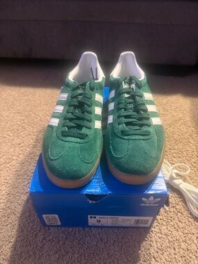 Adidas Gazelle (Men’s Sz 9)